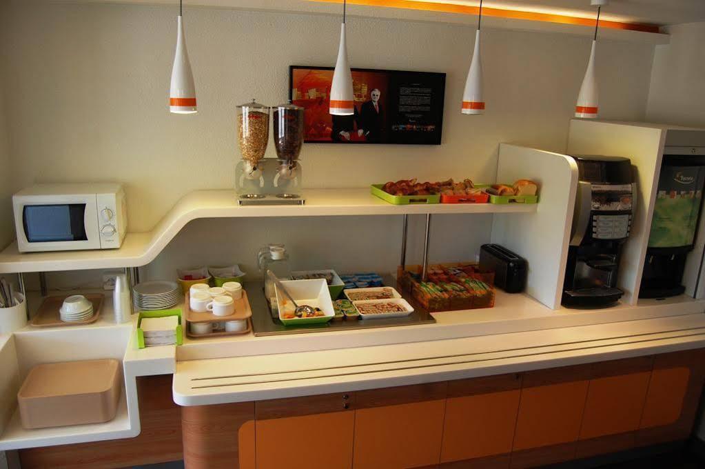 Ibis Budget Capitou A8 2* Fréjus